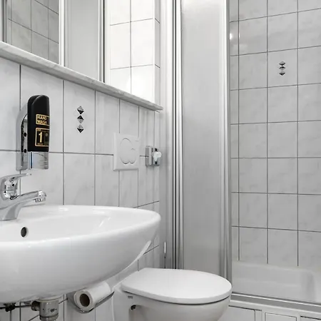 2, Direkt Am Bahnhof Apartment